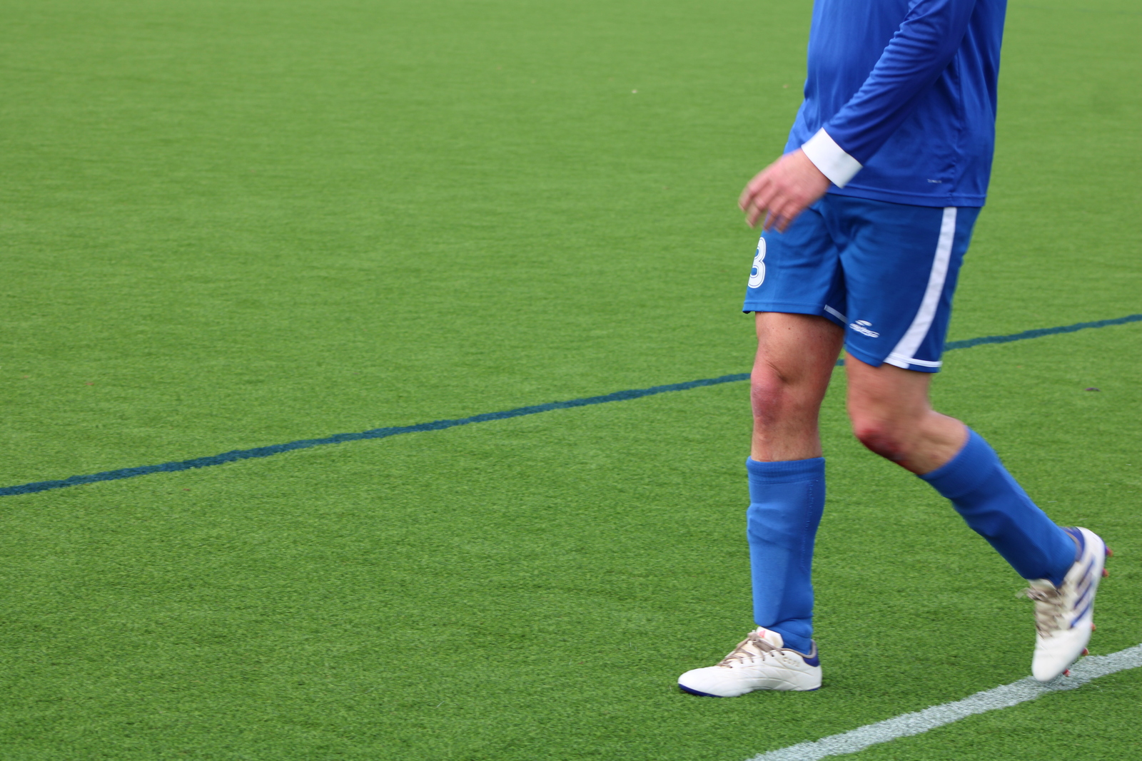 Recherche protection genou pour pratique sur terrain synthétique